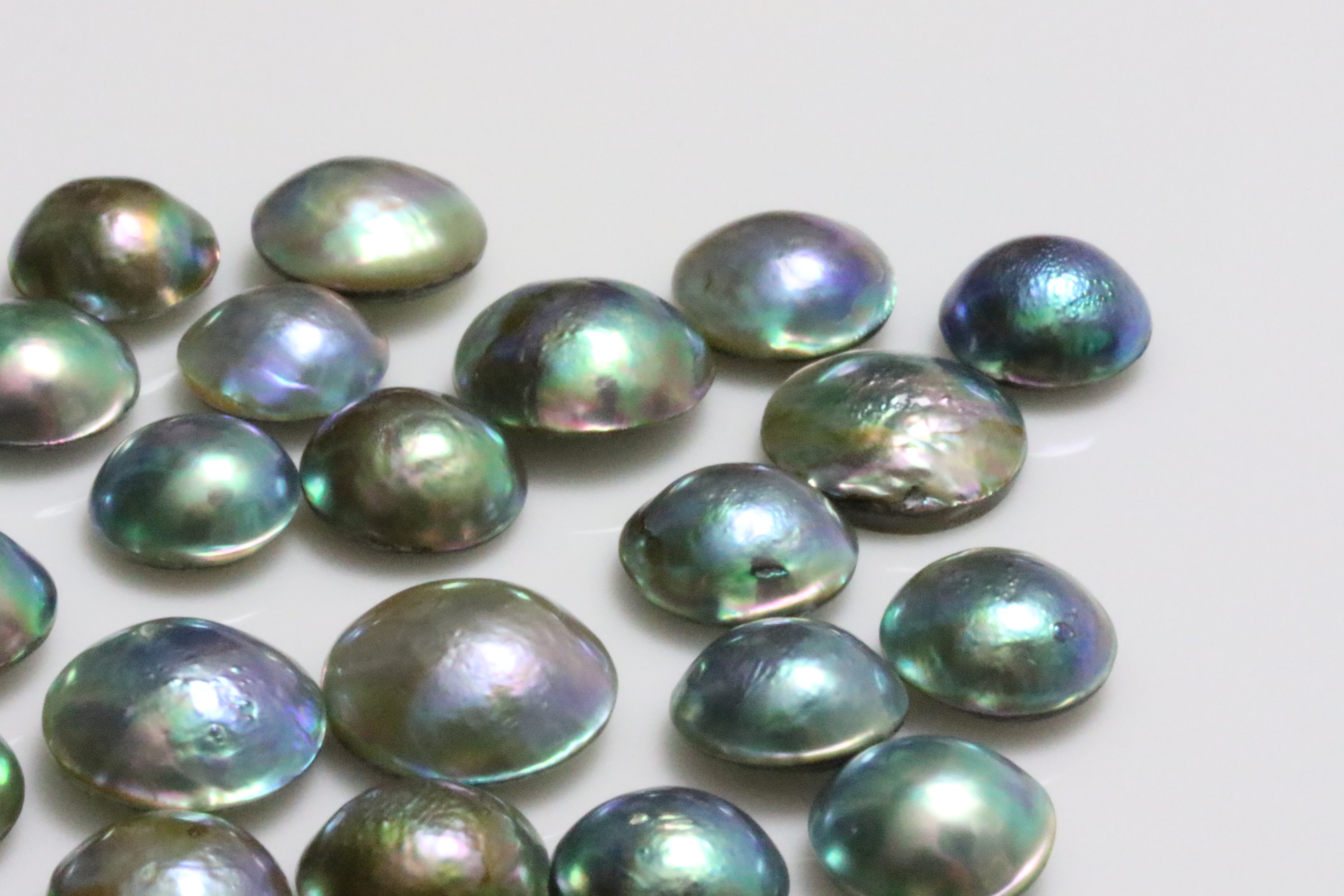 Abalone vs. Mother-of-Pearl: Are they the Same?